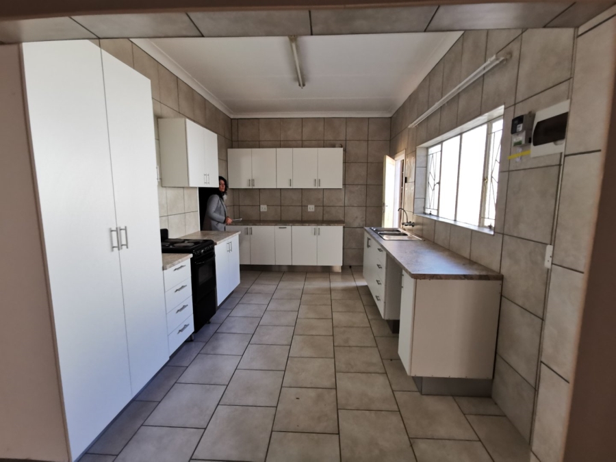 To Let 3 Bedroom Property for Rent in Potchefstroom South North West